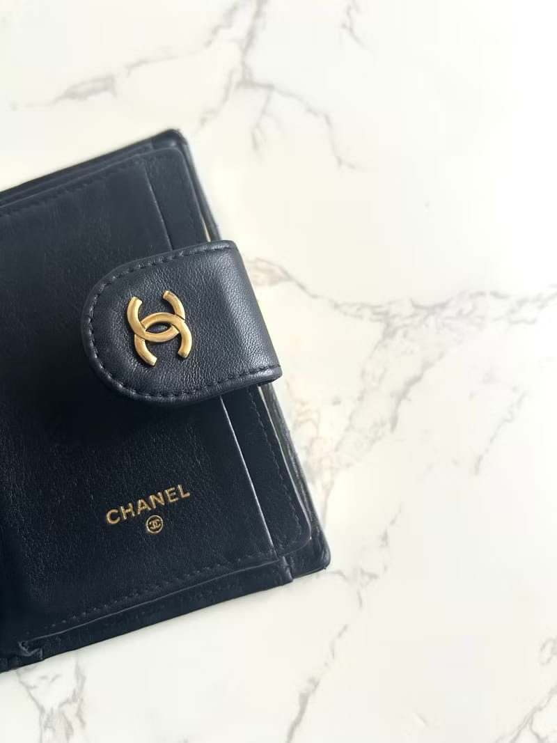 中古二手Chanel黑色小羊皮金扣皮革中短夾銀包