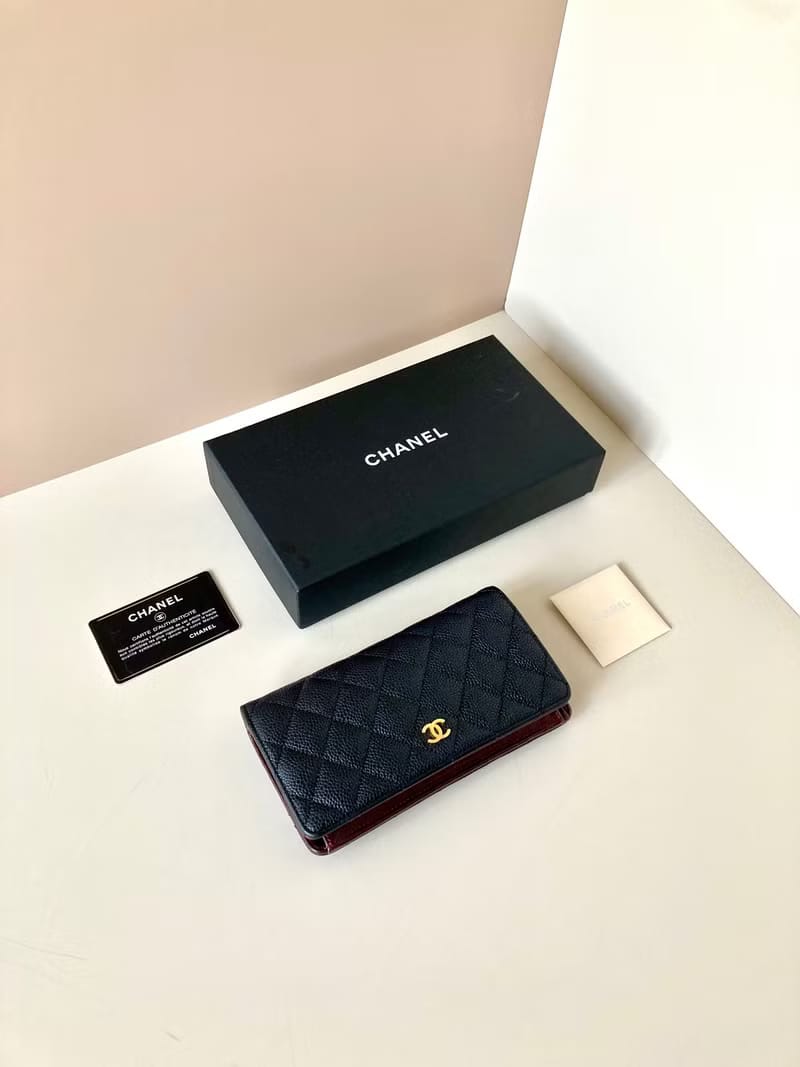 Chanel黑色金扣魚子醬皮革長夾錢包