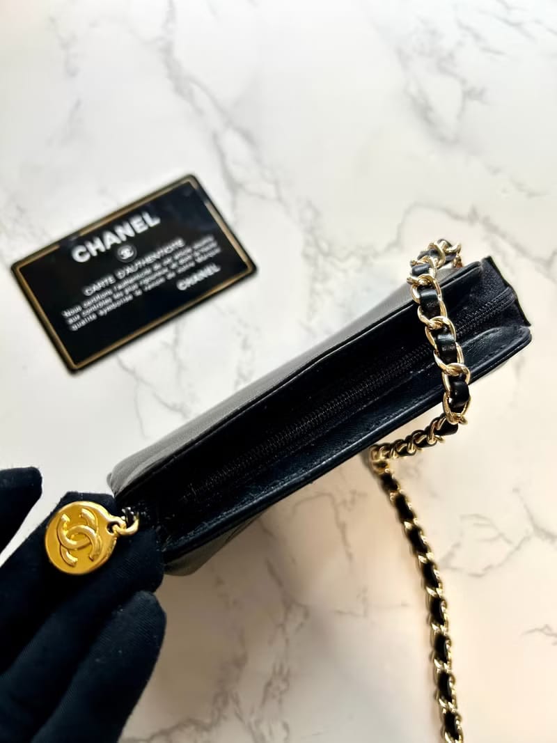 Chanel黑金色小羊皮革斜背包/單肩包/側背包