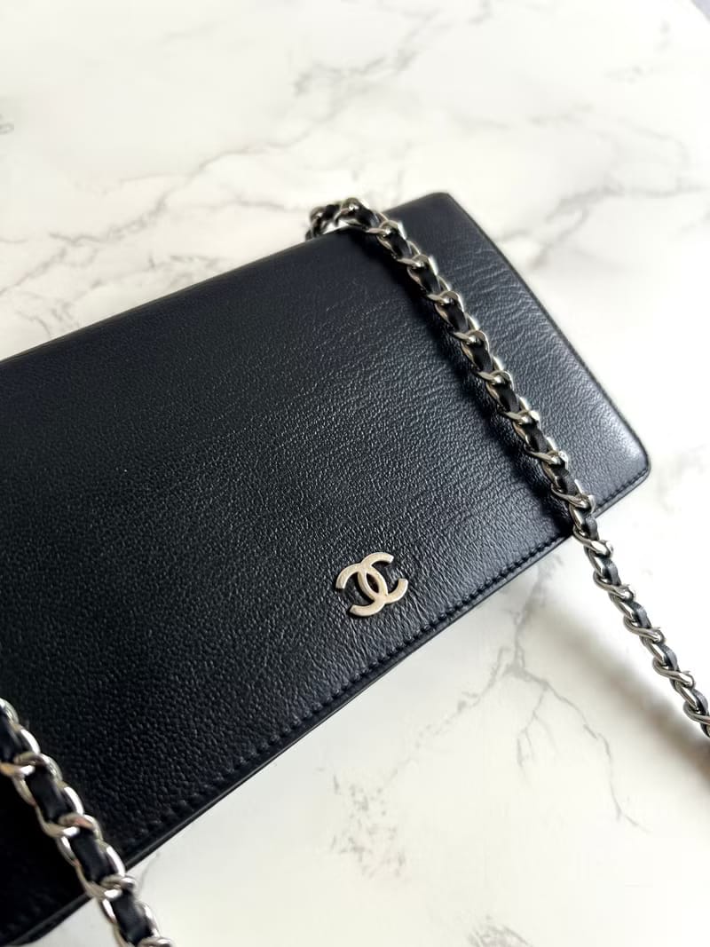 Chanel黑銀色WOC側背包/斜背包