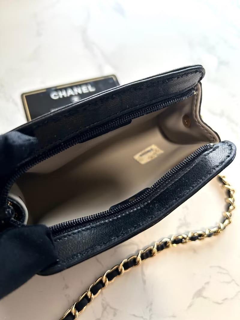 Chanel黑金色小羊皮革斜背包/單肩包/側背包