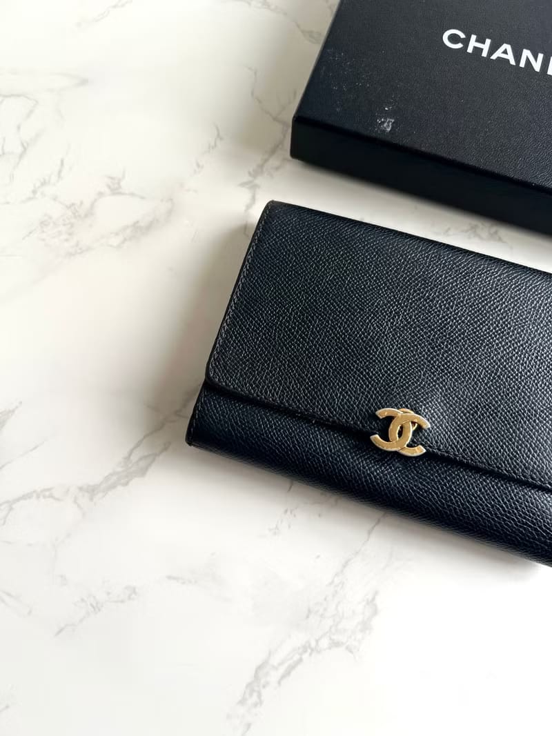 Rare Used Chanel Black Calfskin Leather Bold Gold Hardware Bifold Wallet