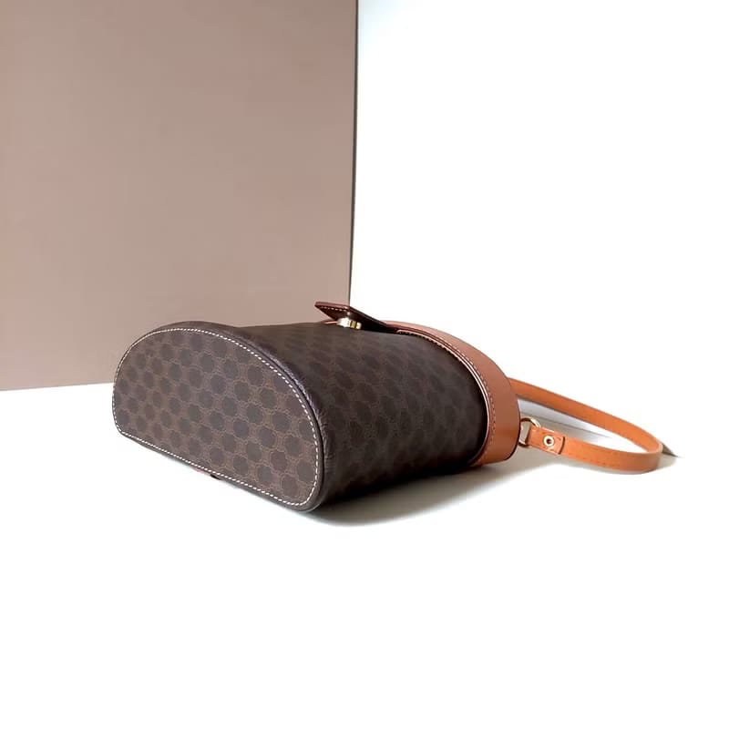 Celine coffee-colored old flower leather cosmetic chain shoulder bag/side bag/oblique bag