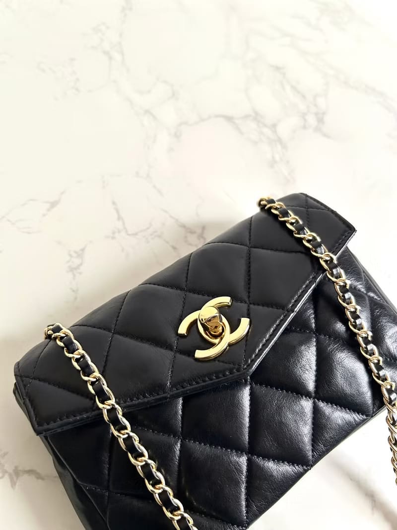 (客人訂金勿拍) Chanel黑色旋轉金扣單肩包/斜背包/側背包