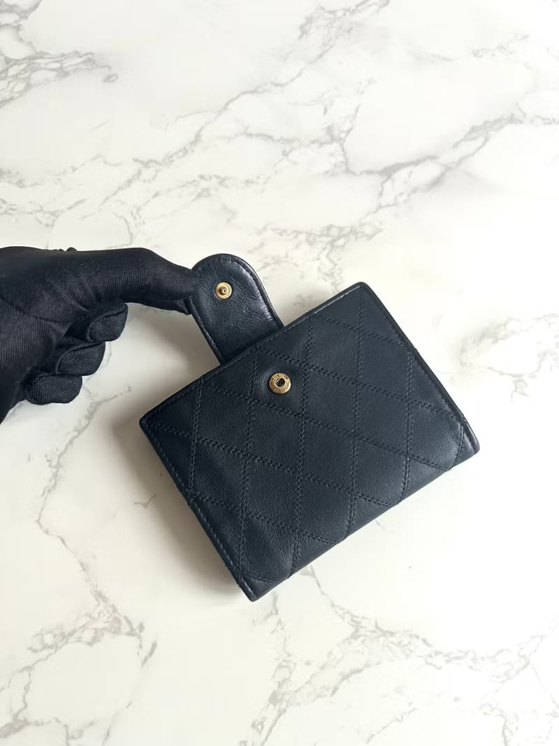 中古二手Chanel黑色小羊皮金扣皮革中短夾銀包