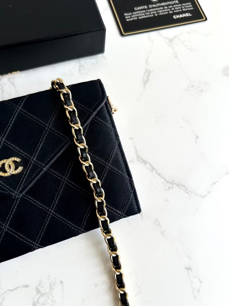 Chanel 黑色絲絹水鑽斜背包/單肩包/側背包