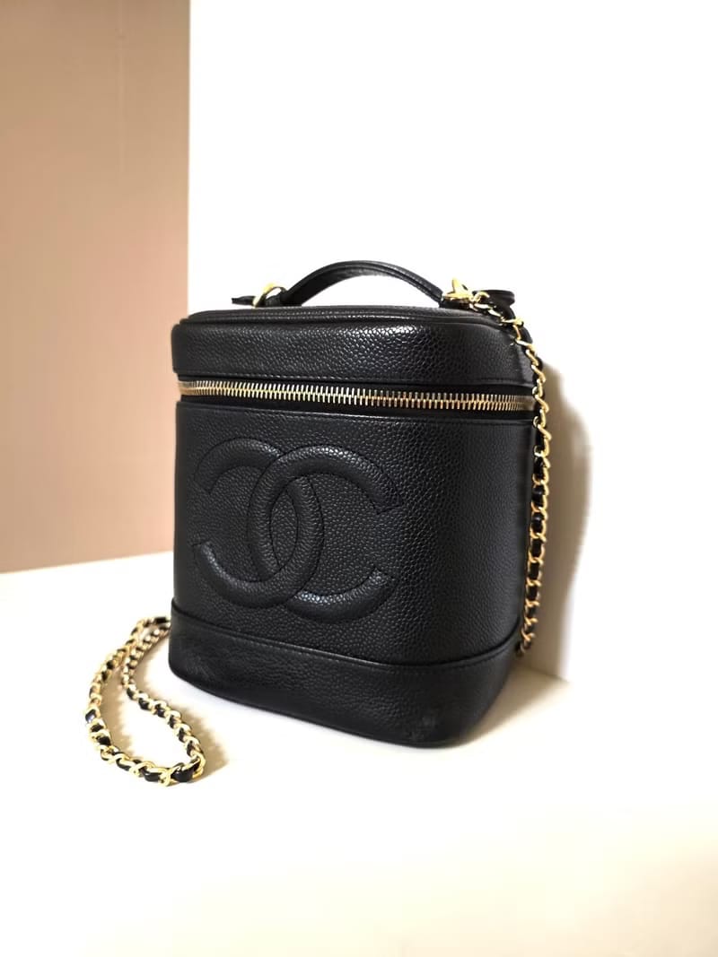 Chanel Black Caviar Cosmetic Case Bag/Slant Bag/Shoulder Bag