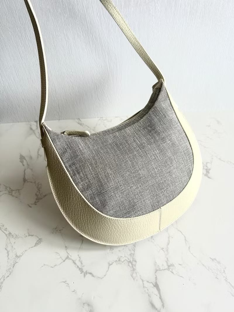 Loewe白灰拼皮半月流浪包/腋下包/側背包/單肩包