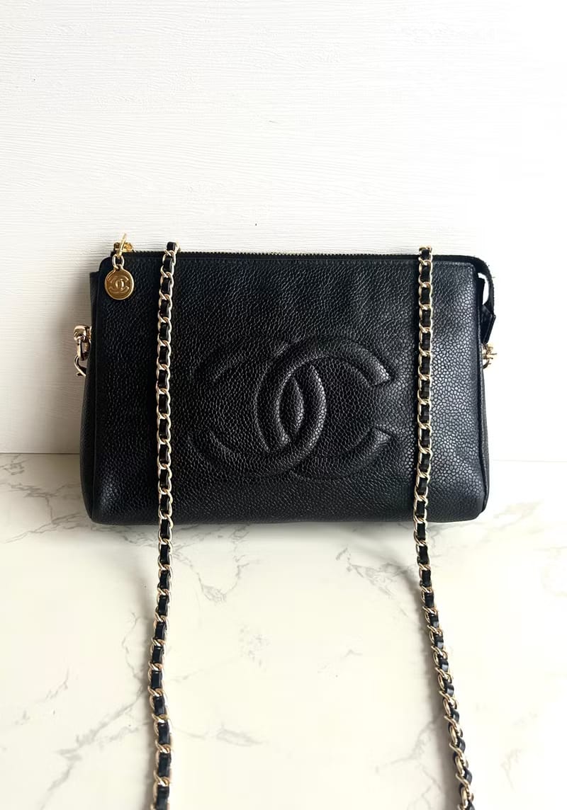 Chanel黑色魚子醬皮革斜背包/單肩包/側背包