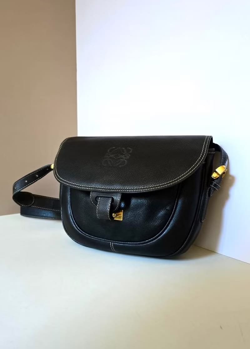 Loewe黑金色馬鞍側背包 斜背包 皮革包 單肩包