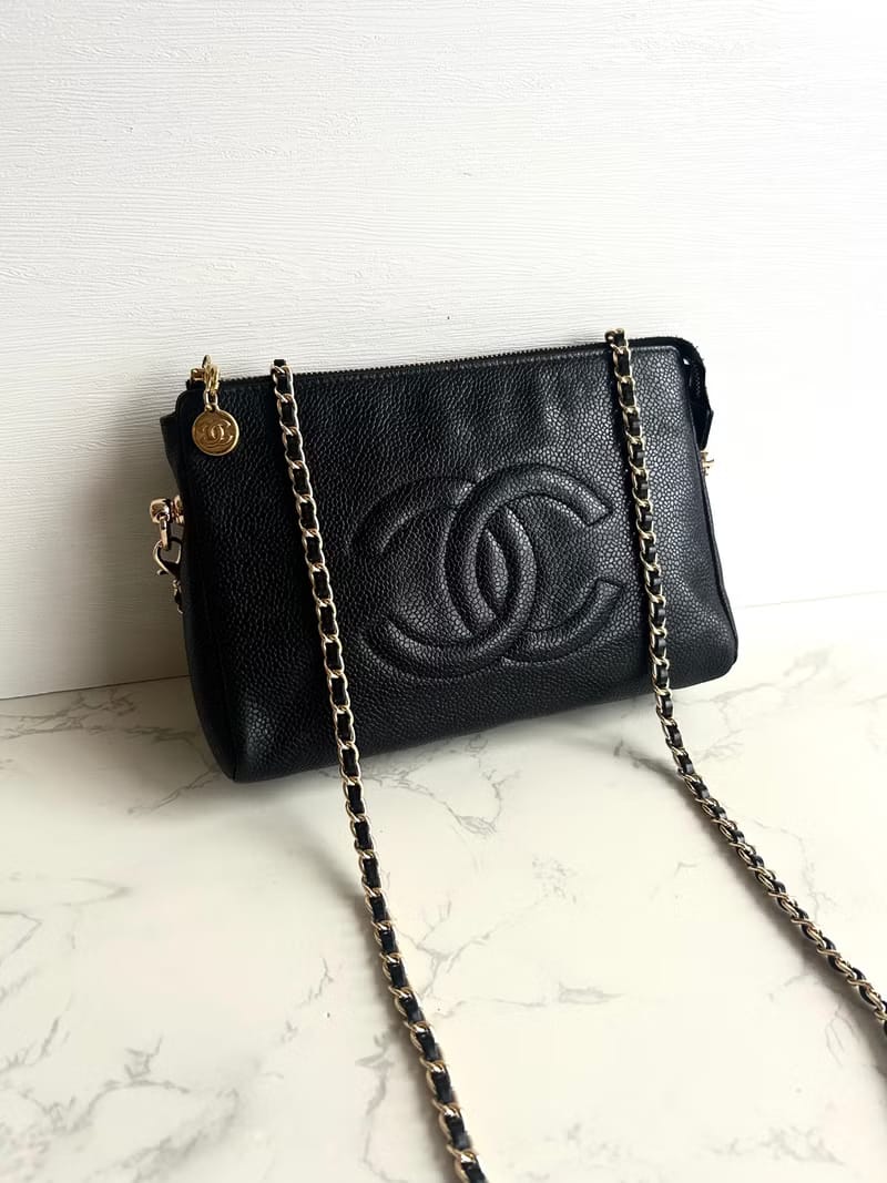 Chanel黑色魚子醬皮革斜背包/單肩包/側背包