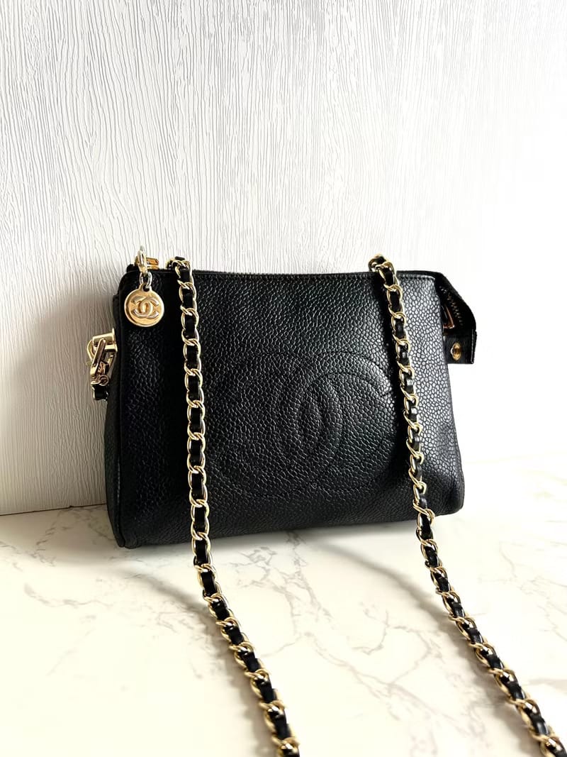 Rare second-hand Chanel black caviar leather handbag shoulder bag/crossbody bag/shoulder bag