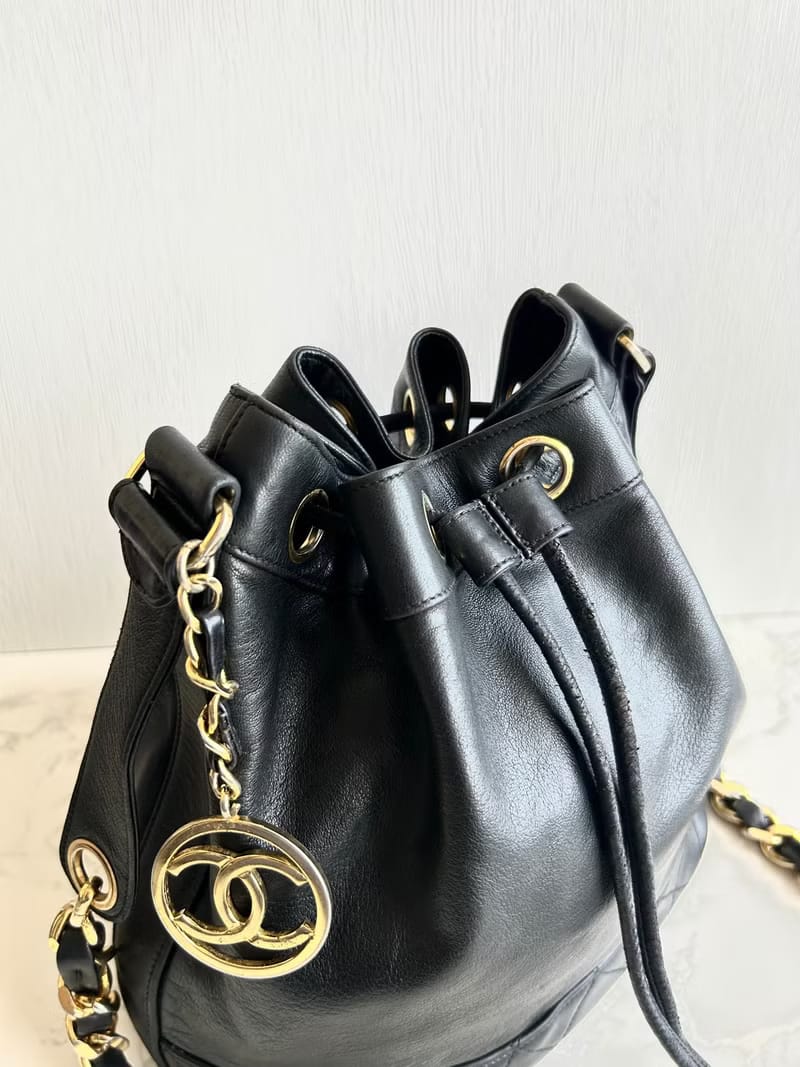Chanel黑色金扣水桶包/側背包/單肩包/斜背包
