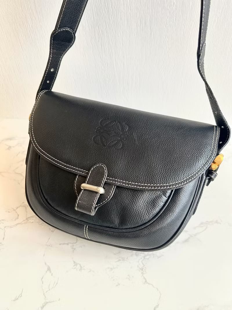 Loewe黑金色馬鞍側背包/斜背包/單肩包