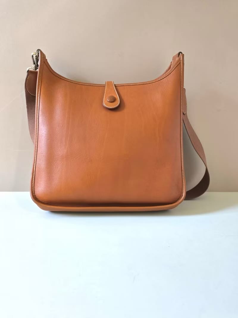 LA LUNE: Pre-owned Hermès Evelyne leather crossbody bag, shoulder bag