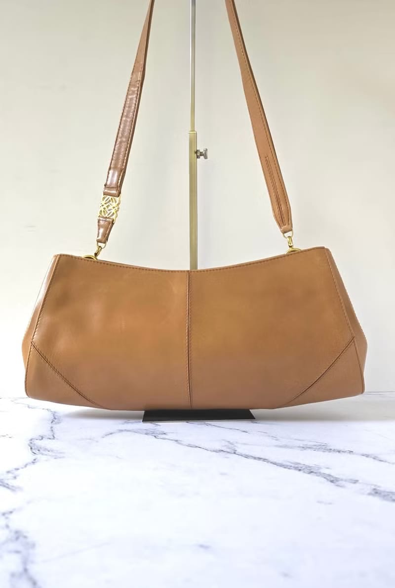 Loewe焦茶色腋下包/側背包/單肩包