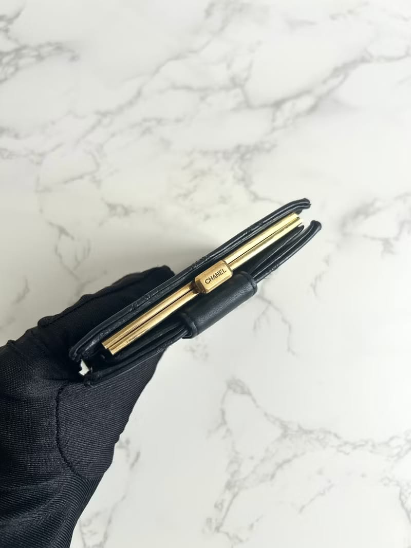 中古二手Chanel黑色小羊皮金扣皮革中短夾銀包