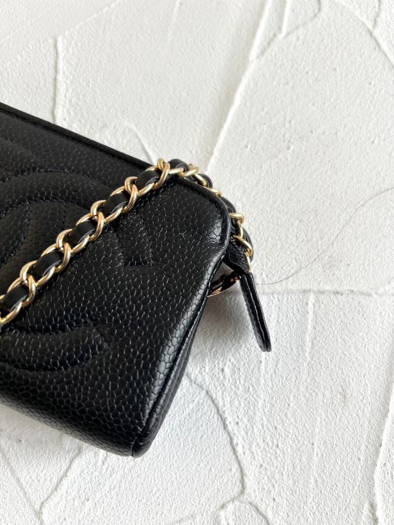 Chanel black caviar leather crossbody bag/shoulder bag/side bag