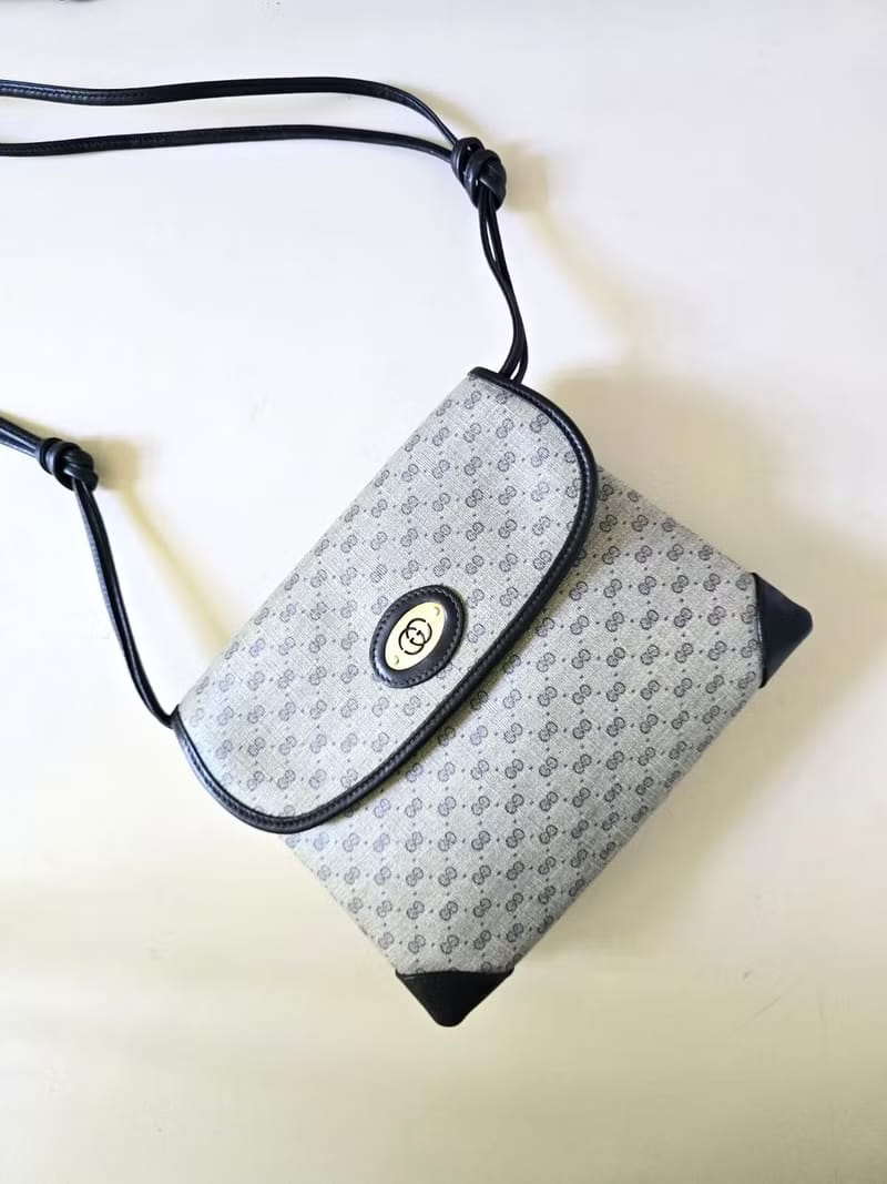 Gucci blue and black old flower side backpack/oblique backpack/shoulder bag