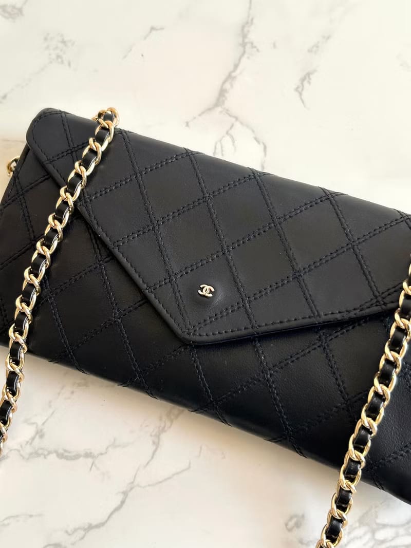 Chanel 黑色信封斜背包/單肩包/側背包