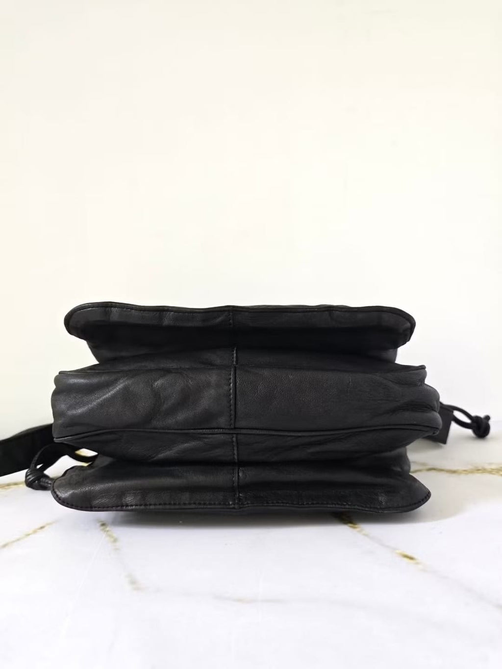 Loewe黑色納帕皮革抽繩水桶包/側背包/斜背包/單肩包