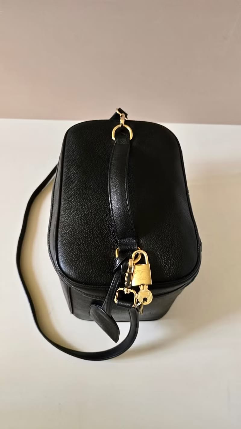 稀有款Chanel黑色魚子醬Vanity Box化妝盒子包/斜背包/側背包