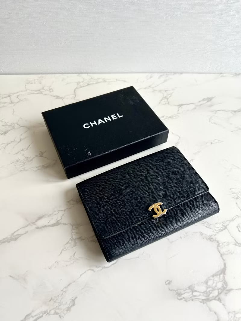 Chanel黑色皮革金扣中夾/短夾/皮夾/銀包