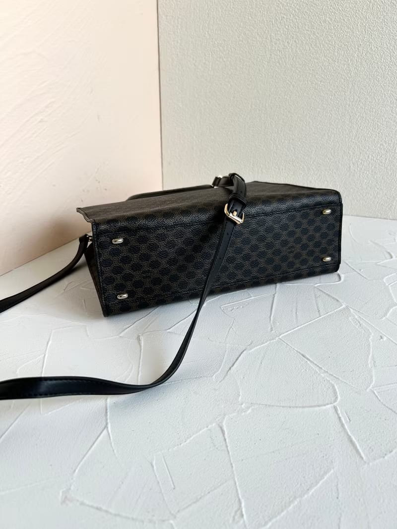 Second-hand Celine large leather ring black monogram tote bag/crossbody bag/side bag