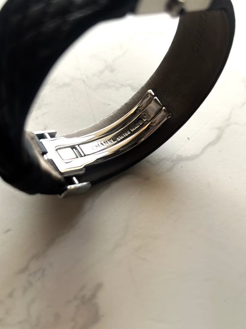 Chanel Matelassé Black and Silver Quartz Vintage Watch