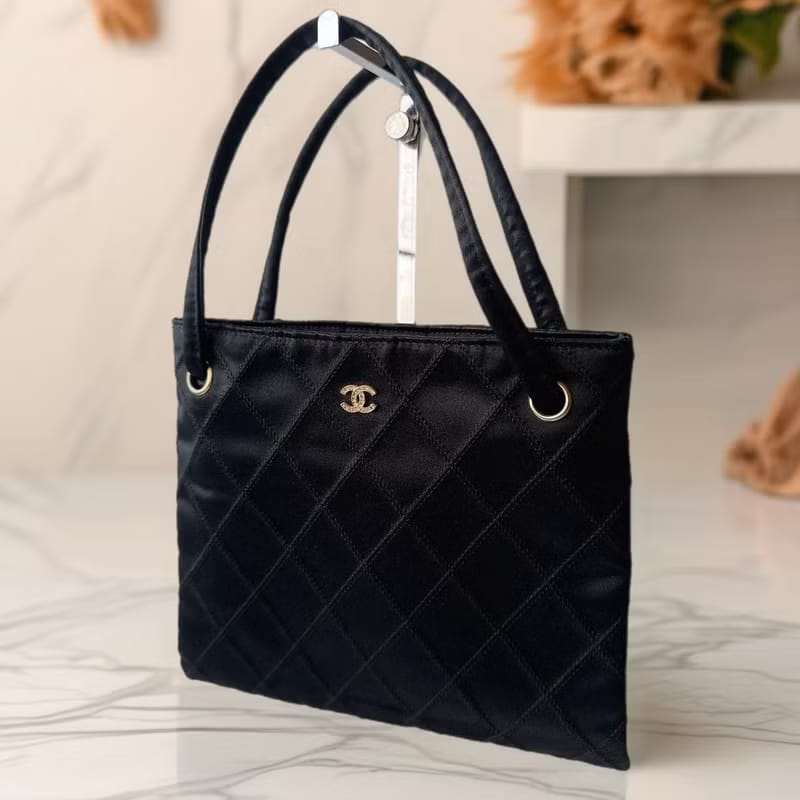 Chanel黑色格紋水鑽托特包