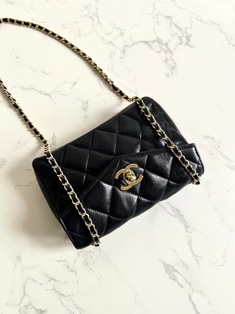 (客人訂金勿拍) Chanel黑色旋轉金扣單肩包/斜背包/側背包