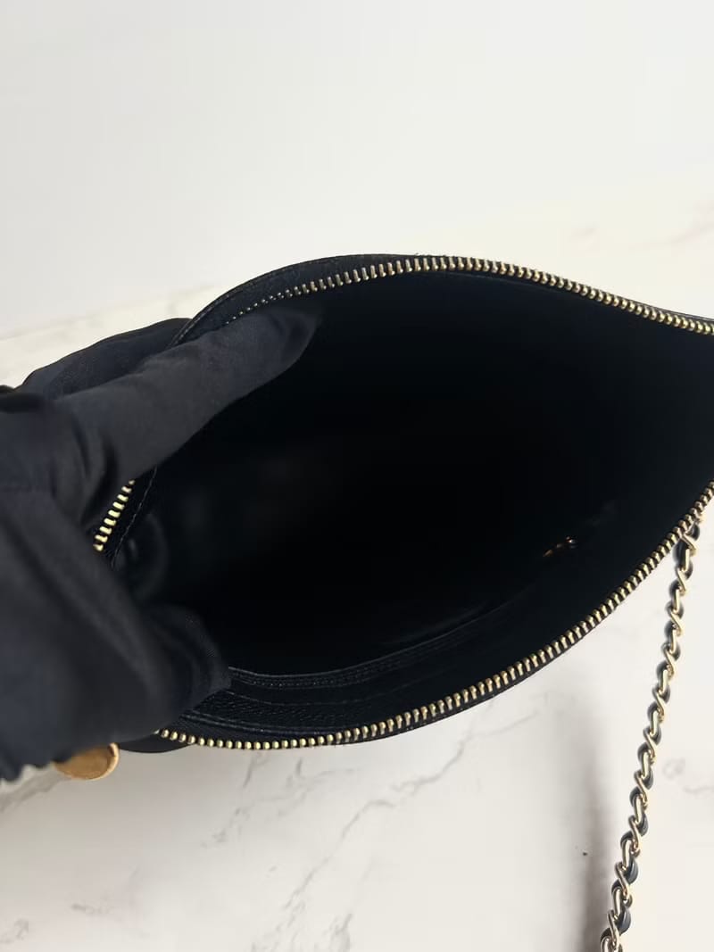 Chanel黑色魚子醬皮革斜背包/單肩包/側背包