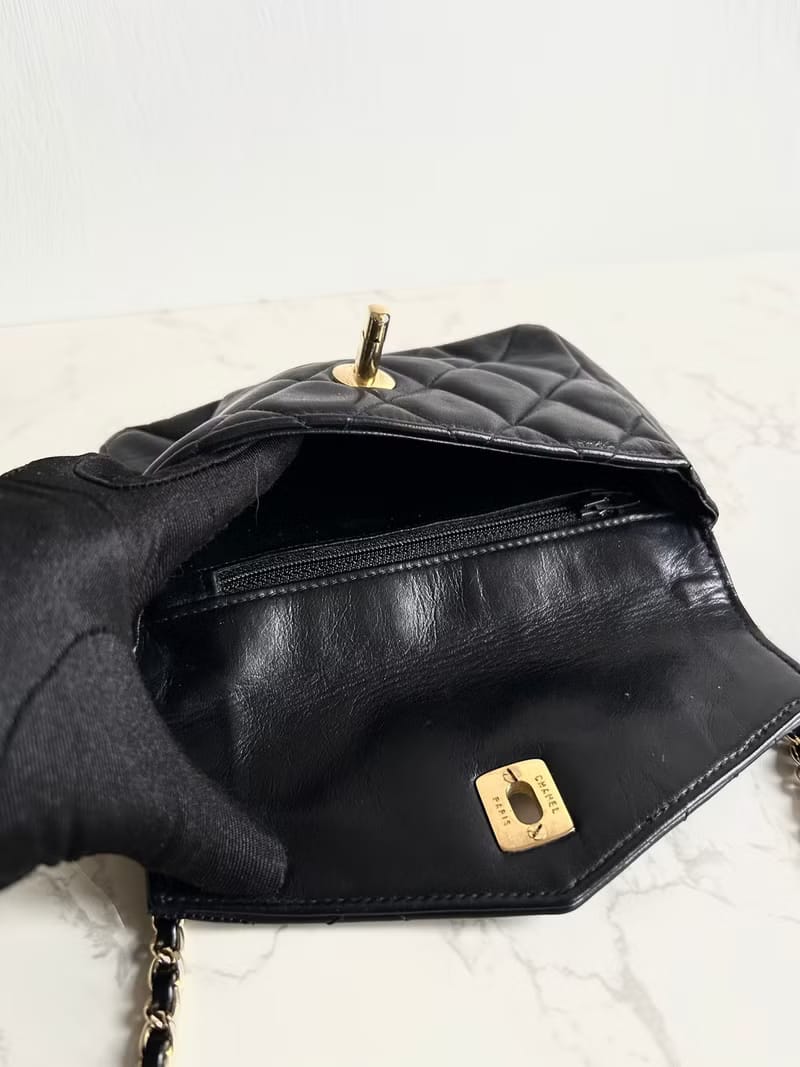 (客人訂金勿拍) Chanel黑色旋轉金扣單肩包/斜背包/側背包