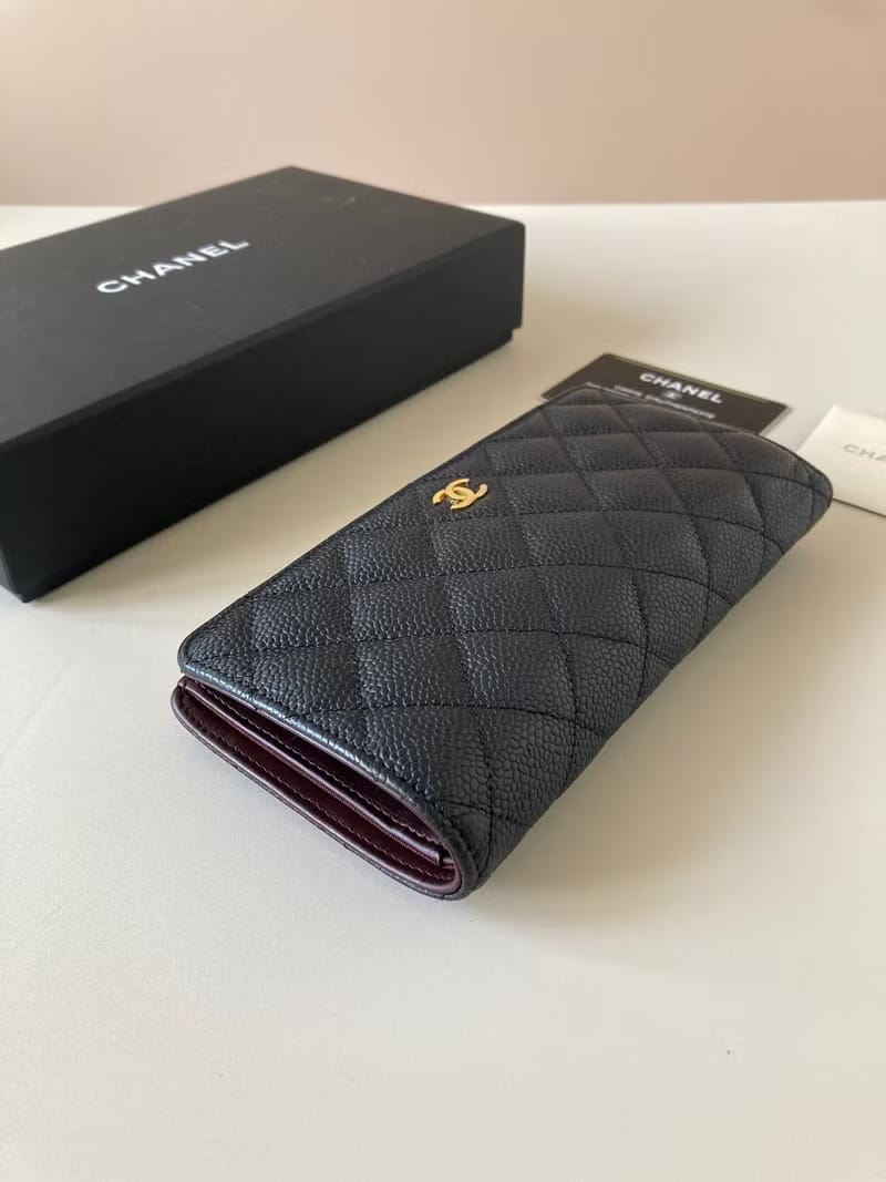 Chanel黑色金扣魚子醬皮革長夾錢包