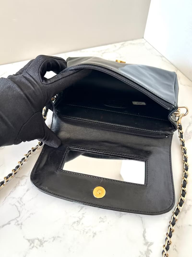 Chanel黑色漆皮皮革連鏡子斜背包/單肩包/側背包