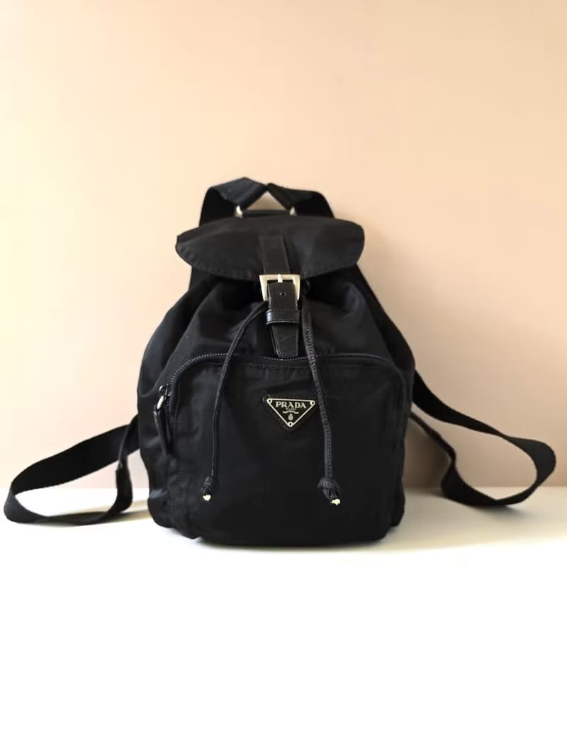 Prada黑色銀標尼龍雙肩包/後背包/背囊