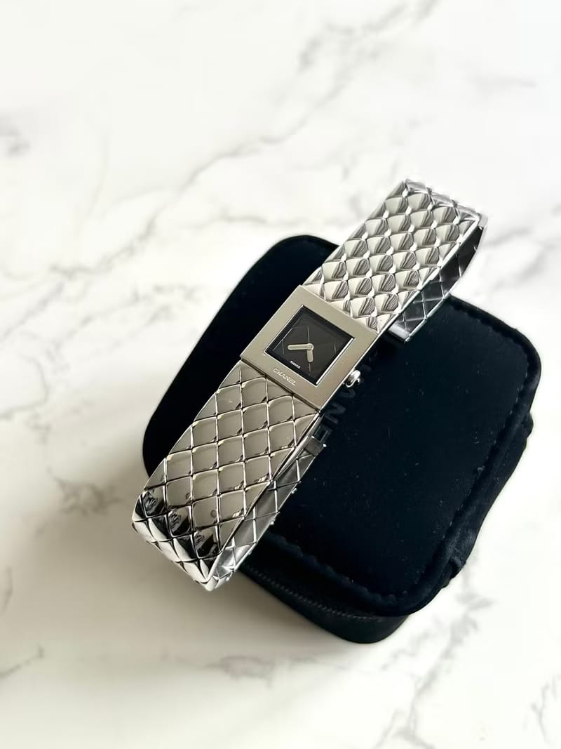 Chanel Metalaase 黑銀色中古石英錶/女裝腕錶