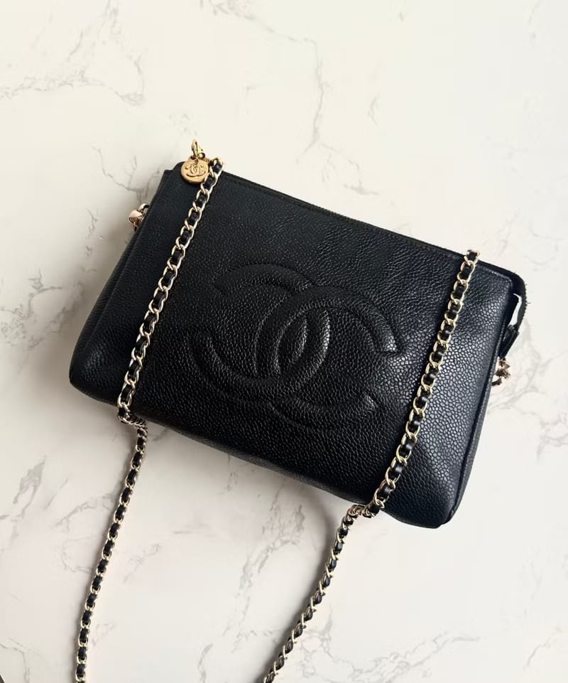 Chanel黑色魚子醬皮革斜背包/單肩包/側背包