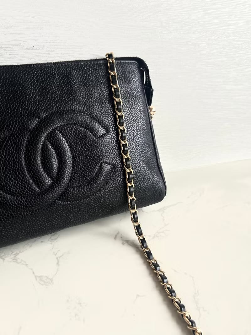 Chanel黑色魚子醬皮革斜背包/單肩包/側背包