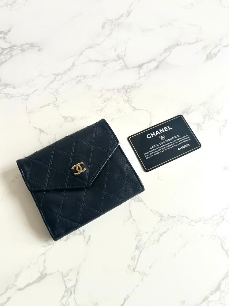 中古二手Chanel雙面小羊皮革黑色短夾銀包