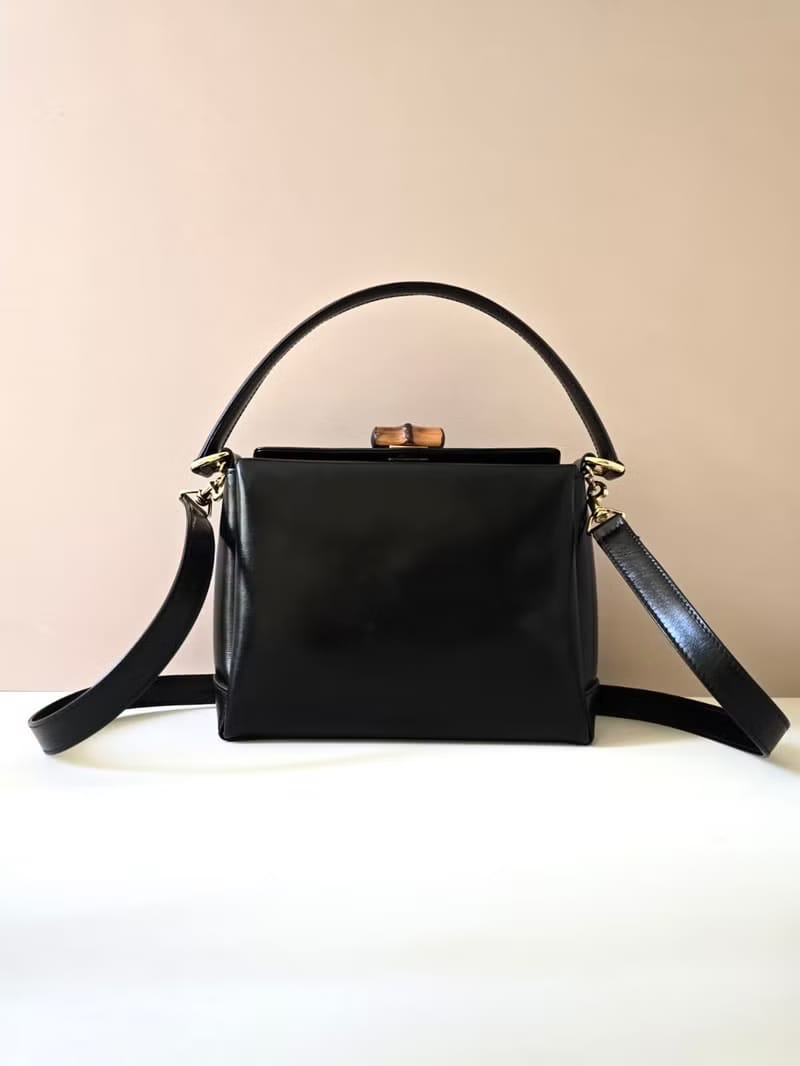 GUCCI black bamboo leather antique box shoulder bag/side bag/oblique bag