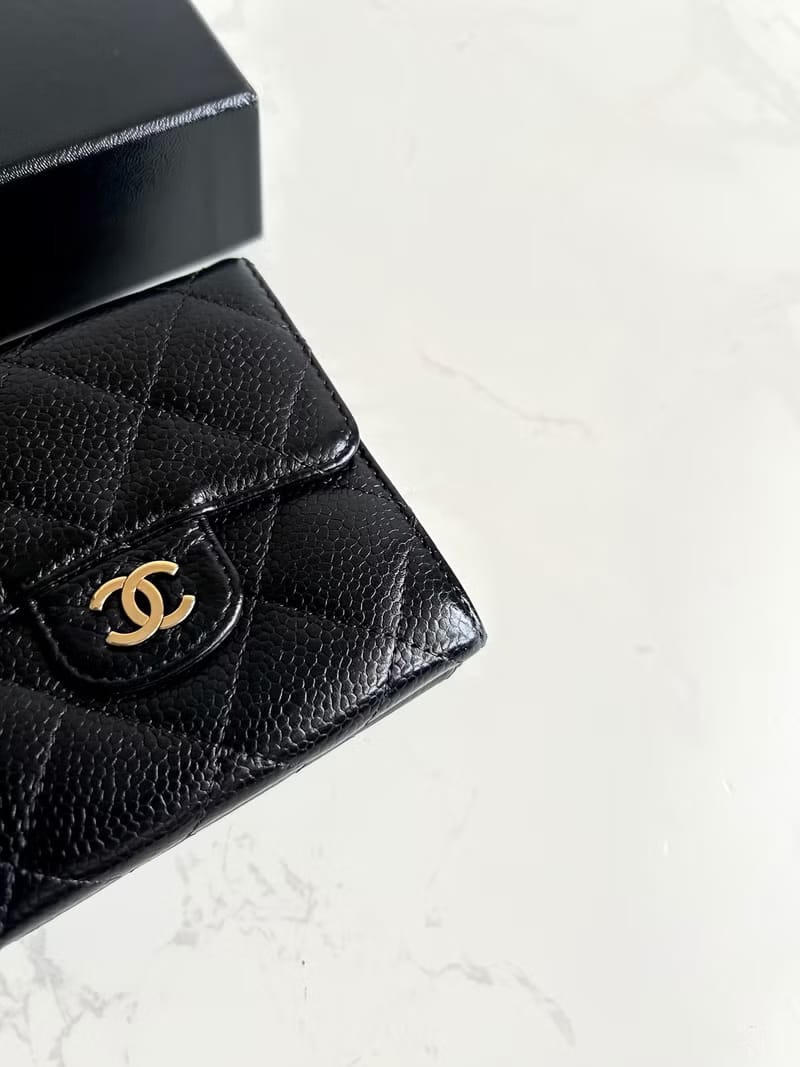 Chanel雙面黑金色魚子醬皮革短夾/皮夾/錢包/中夾