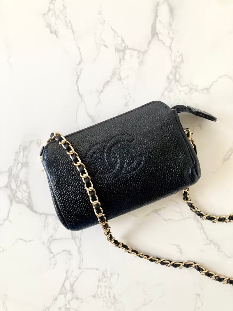 Chanel黑色魚子醬皮革斜背包/單肩包/側背包