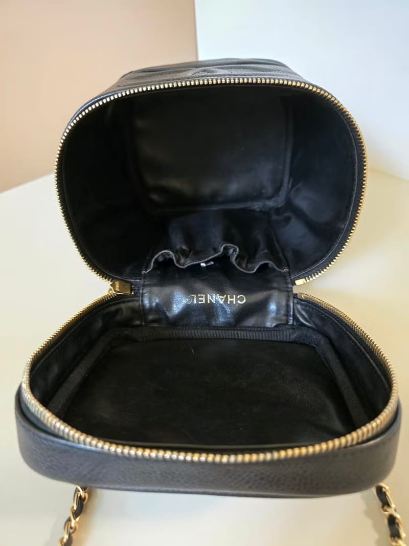 Chanel Black Caviar Cosmetic Case Bag/Slant Bag/Shoulder Bag