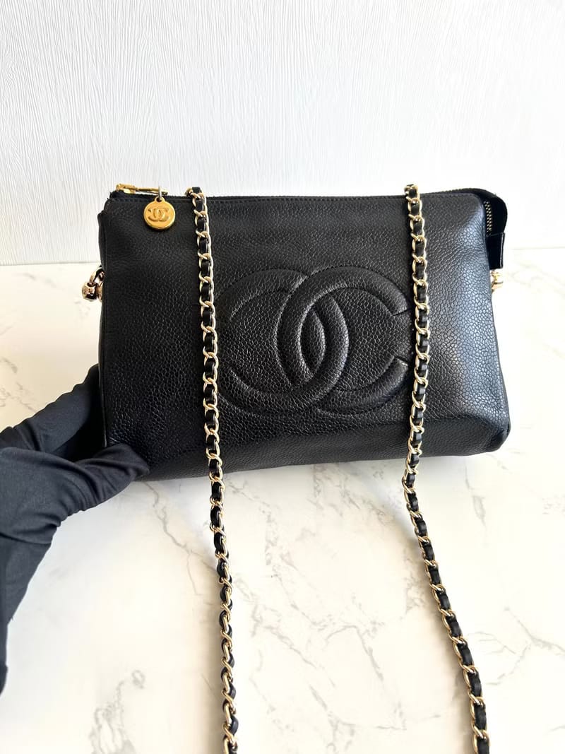 Chanel黑色魚子醬皮革斜背包/單肩包/側背包