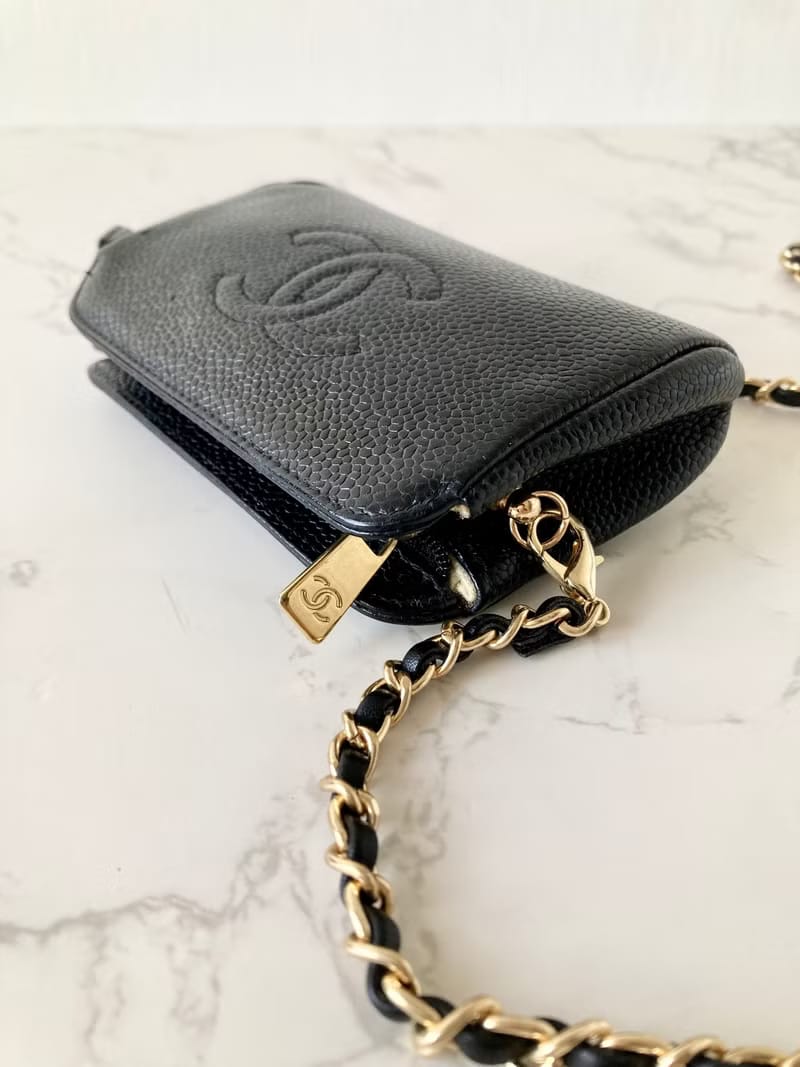 Chanel黑色魚子醬皮革斜背包/單肩包/側背包