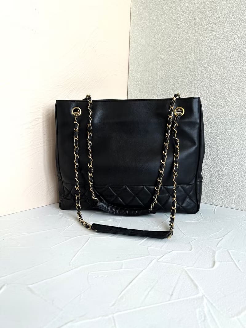 Pre-owned Chanel Matelassé Black and Gold Leather Chain Tote Bag / Shoulder Bag / Crossbody Bag