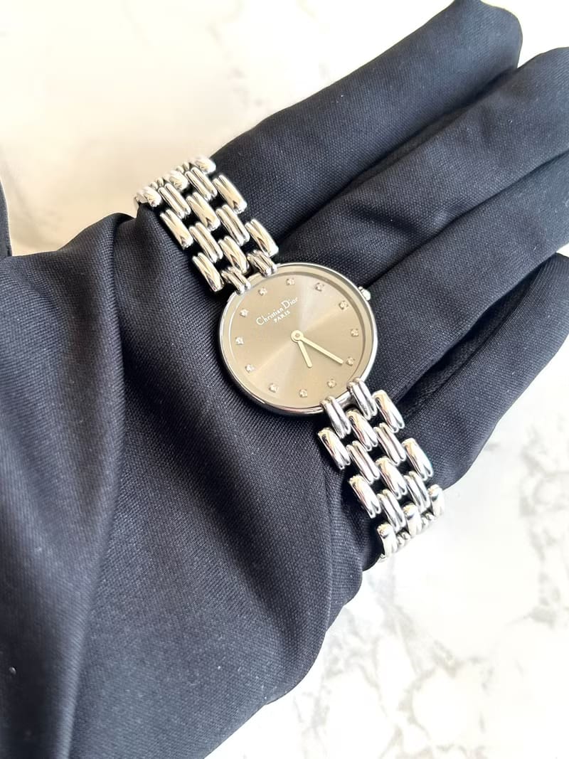 Dior灰銀色水鑽圓盤手錶/古董錶