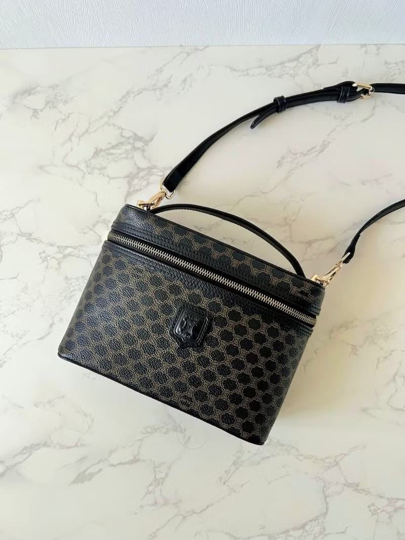 稀有款中古二手Celine黑色老花盒子側背包 斜背包 皮革包 單肩包