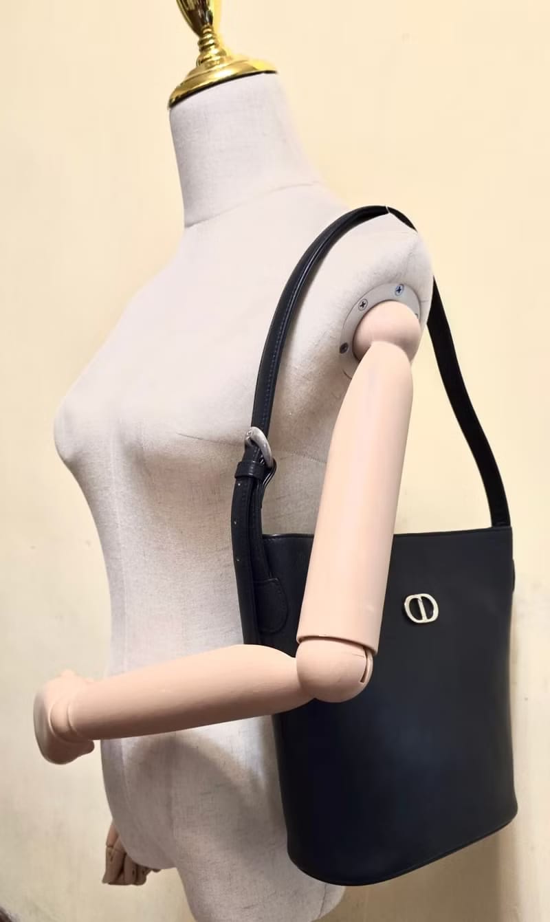 Dior Montaigne黑藍色極簡水桶包/托特包/側背包